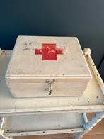 Houten kist met rood kruis - 28x32x16 cm, Ophalen of Verzenden