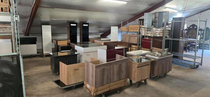 Partij nieuwe badkamermeubels, Wasbakken, Wc pot, Doe-het-zelf en Verbouw, Sanitair, Nieuw, Toilet, Ophalen