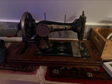 Antieke Gritzner Naaimachine – Verzamelobject / Decoratief beschikbaar voor biedingen