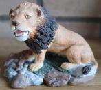 Zittende stenen leeuw - Hand Casted - Hand Painted, Ophalen of Verzenden, Zo goed als nieuw, Dier