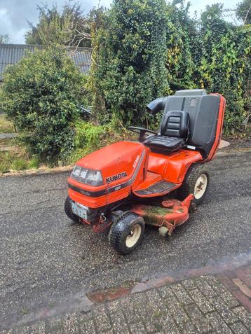 Kubota Zitmaaier Diesel met Kiepbak & Blower beschikbaar voor biedingen