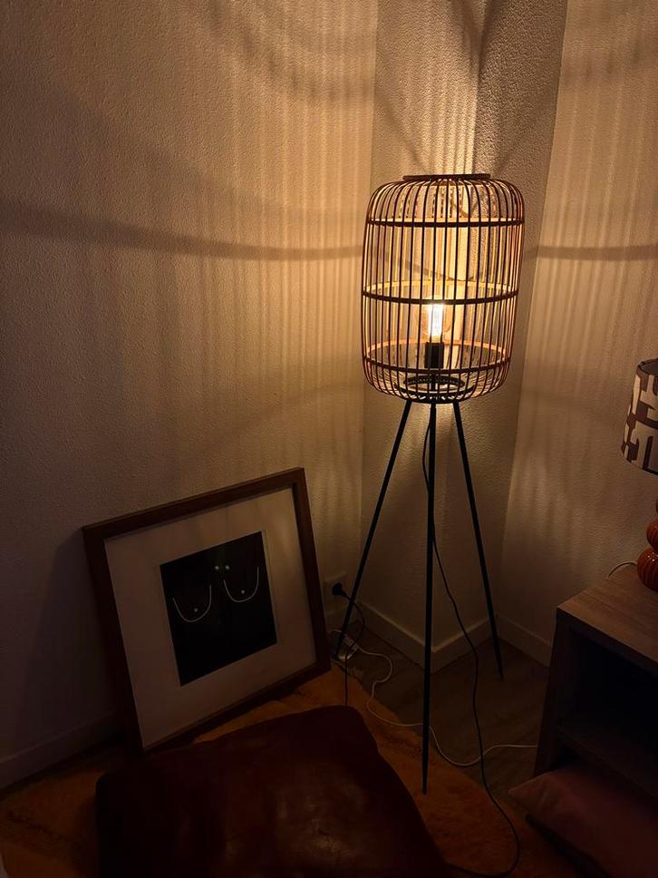 Rotan Lamp - Sfeervolle Vloerlamp, Huis en Inrichting, Lampen | Vloerlampen, Zo goed als nieuw, Minder dan 100 cm, Hout, Ophalen of Verzenden