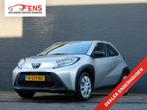 Toyota Aygo X 1.0 VVT-i S-CVT Play 1e EIGENAAR! DEALER ONDER, Auto's, Toyota, Stof, 4 stoelen, Origineel Nederlands, 3 cilinders