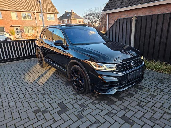 Tiguan R 320pk Vol Akrapovic Pano Ambiente Virtual, Auto diversen, Schadeauto's, Volkswagen, Automaat, Benzine, Zwart, Ophalen