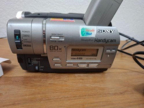 sony handycam 80x met nieuwe accu video 8, Audio, Tv en Foto, Videocamera's Analoog, Camera, Hi 8, Ophalen of Verzenden