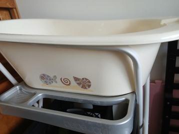 Baby bad standaard met baby badje beschikbaar voor biedingen
