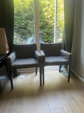 2 eetkamerstoelen, gratis op te halen