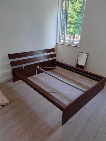 2 persoons bedframe ikea 160x200 (incl 2 lattenbodems Luröy)