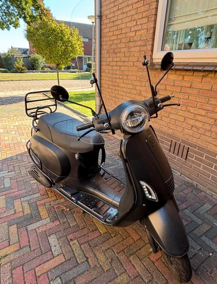 Scooter AGM VX50i, Fietsen en Brommers, Snorfietsen en Snorscooters, Gebruikt, Vespa, Benzine, Ophalen