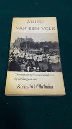 Boeken Adieu van een volk (over Wilhelmina) 295 blz. Carillo, Ophalen of Verzenden