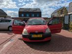 Toyota Yaris 1.0 16V Vvti 3DR 1999 Rood, Auto's, Voorwielaandrijving, 4 cilinders, 400 kg, 68 pk