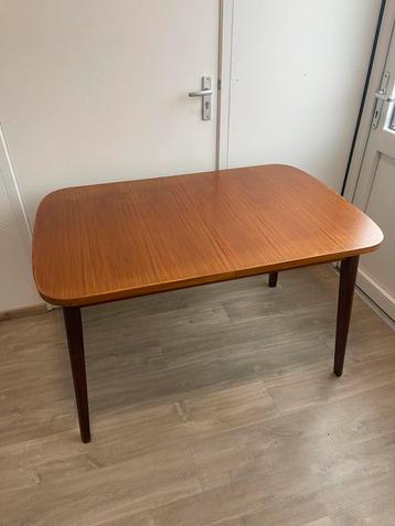 Vintage uitschuifbare tafel teak mid century deens design beschikbaar voor biedingen