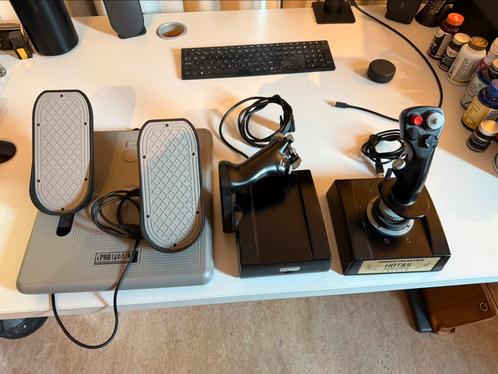 Thrustmaster Hotas Cougar F16 + CH Pro Pedals, Spelcomputers en Games, Spelcomputers | Overige, Zo goed als nieuw, Ophalen of Verzenden