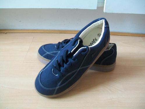 Nieuwe schoenen Rimini maat 42 donker blauw canvas NIEUW, Kleding | Dames, Schoenen, Nieuw, Overige typen, Blauw, Ophalen of Verzenden