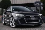 Audi A1 Sportback 40 TFSI S-Line 200PK Matrix Virtual Black, Auto's, Audi, Zwart, 4 cilinders, 1984 cc, Leder en Stof