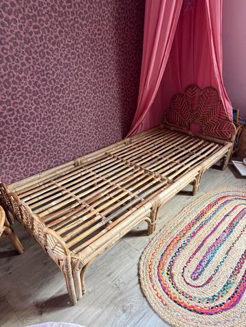 Meidenkamer Rotan/Boho: Bed, Bureau, Spiegel & Meer! beschikbaar voor biedingen