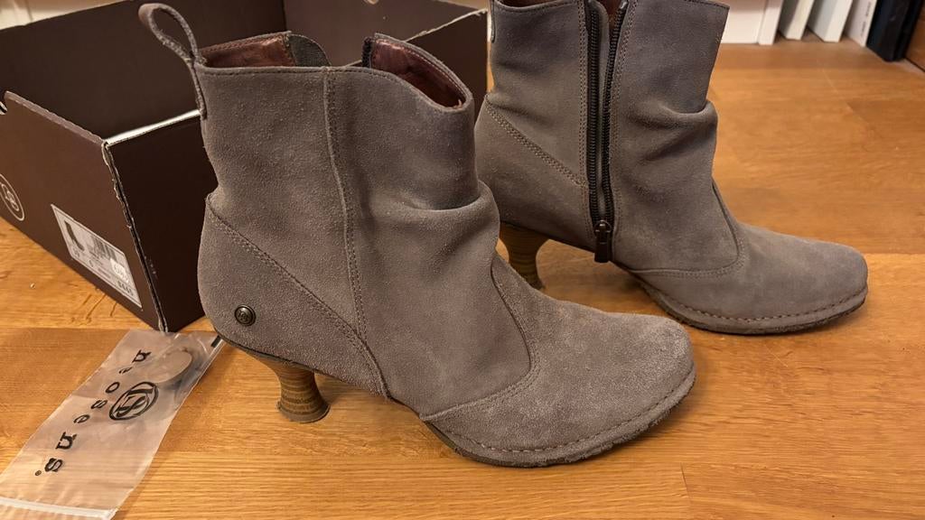 Neosens Suède Laarzen Maat 39 - zo goed als nieuw!, Kleding | Dames, Schoenen, Ophalen of Verzenden, Hoge laarzen