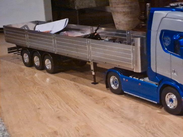 Tamiya truck trailer, Hobby en Vrije tijd, Modelbouw | Radiografisch | Auto's, Nieuw, Auto offroad, Schaal 1:14, RTR (Ready to Run)