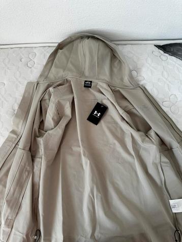 Under Armour vest beige beschikbaar voor biedingen