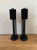 KEF R100 wit + Atacama stands, Audio, Tv en Foto, Luidsprekers, Zo goed als nieuw, 60 tot 120 watt, Front, Rear of Stereo speakers