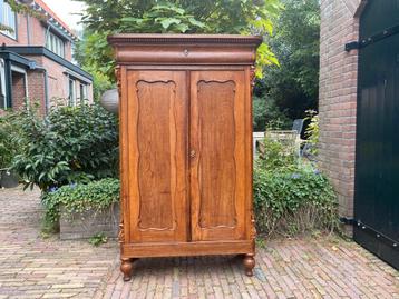 Antiek biedermeier meidenkastje. beschikbaar voor biedingen