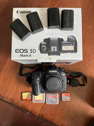 Nette, goedwerkende Canon 5D mk II DSLR beschikbaar voor biedingen