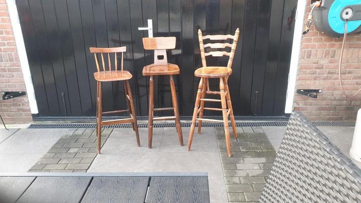Houten barkrukken set, Huis en Inrichting, Barkrukken, Gebruikt, 60 tot 90 cm, Hout, 3 krukken, Met voetsteun, Ophalen