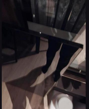 Zwarte glasplaat  beschikbaar voor biedingen