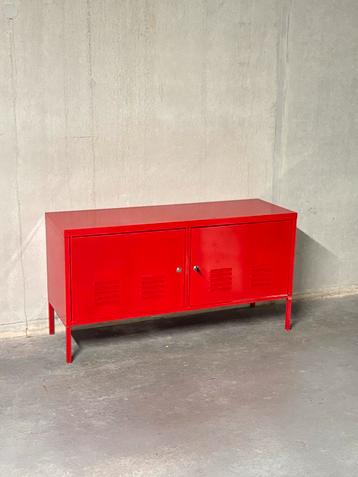Rode Ikea PS Lockerkast beschikbaar voor biedingen
