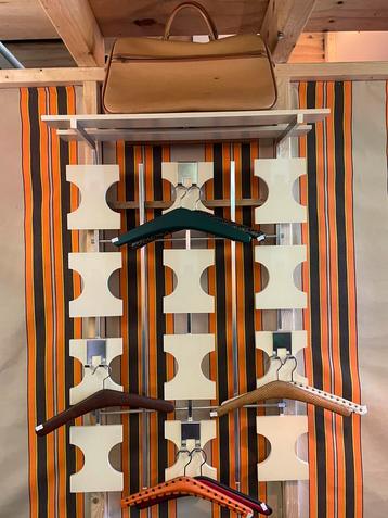 Vintage jaren 70 wandkapstok, wit, space age beschikbaar voor biedingen