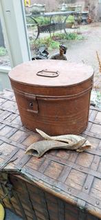 Antieke Engelse metalen hoeden doos, Ophalen of Verzenden