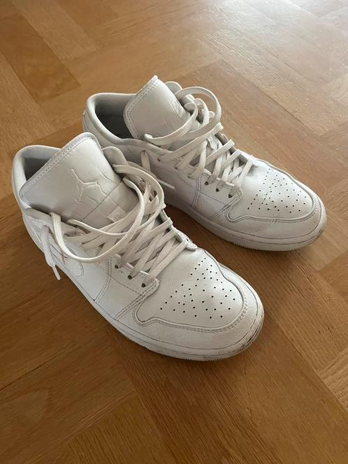 Nike air Jordan 1 low maat 42,5, Sport en Fitness, Basketbal, Gebruikt, Schoenen, Ophalen of Verzenden