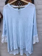 Trui l licht blauw met borduursels, Ophalen of Verzenden, Zo goed als nieuw, Blauw