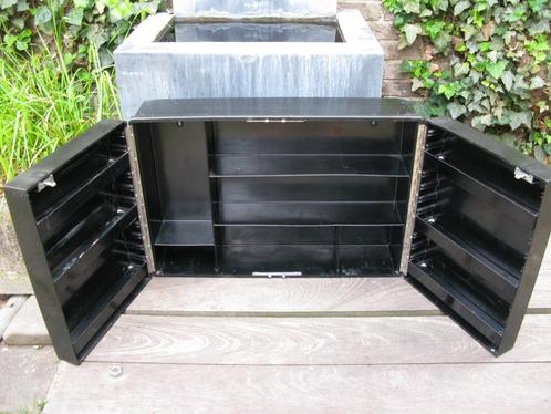 MEDICIJN/BADKAMERKASTJE BAKELIET 1x WIT/1x ZWART VINTAGE, Verzamelen, Retro, Huis en Inrichting, Ophalen