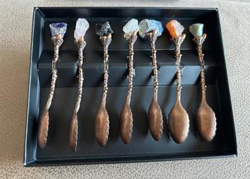 Edelsteen Kristal Hekslepels - Set van 7 Bronzen Lepels beschikbaar voor biedingen