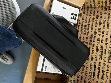 Case + Doos van OLED Steam Deck beschikbaar voor biedingen