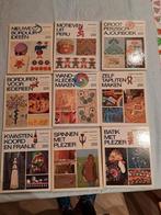 Ariadne handwerk bibliotheek 17 titels, jaren '70., Boeken, Ophalen of Verzenden, Zo goed als nieuw, Breien en Haken