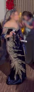 Blauwe Hindostaanse Henna Jurk met Sluier & Kroon, Ophalen, Zo goed als nieuw, Blauw, Onder de knie