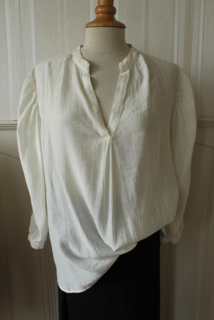 blouse van NUKUS maat 42/44, Kleding | Dames, Blouses en Tunieken, Zo goed als nieuw, Maat 42/44 (L), Wit, Ophalen of Verzenden
