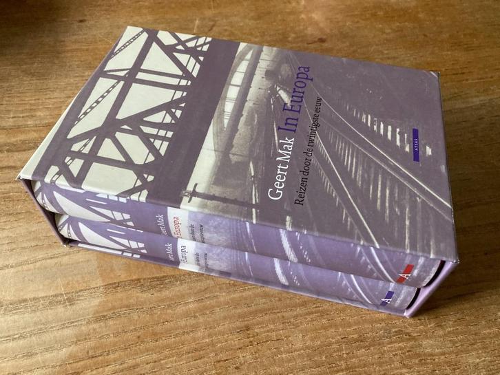 Geert Mak - In Europa - tweedelig gebonden in cassette, Boeken, Literatuur, Zo goed als nieuw, Ophalen of Verzenden