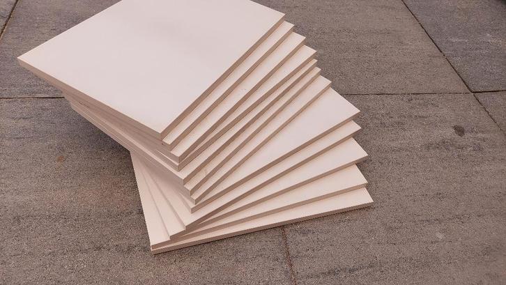 16 Kastplanken  €15,-, Huis en Inrichting, Kasten | Kledingkasten, Zo goed als nieuw, Minder dan 100 cm, 25 tot 50 cm, Ophalen of Verzenden