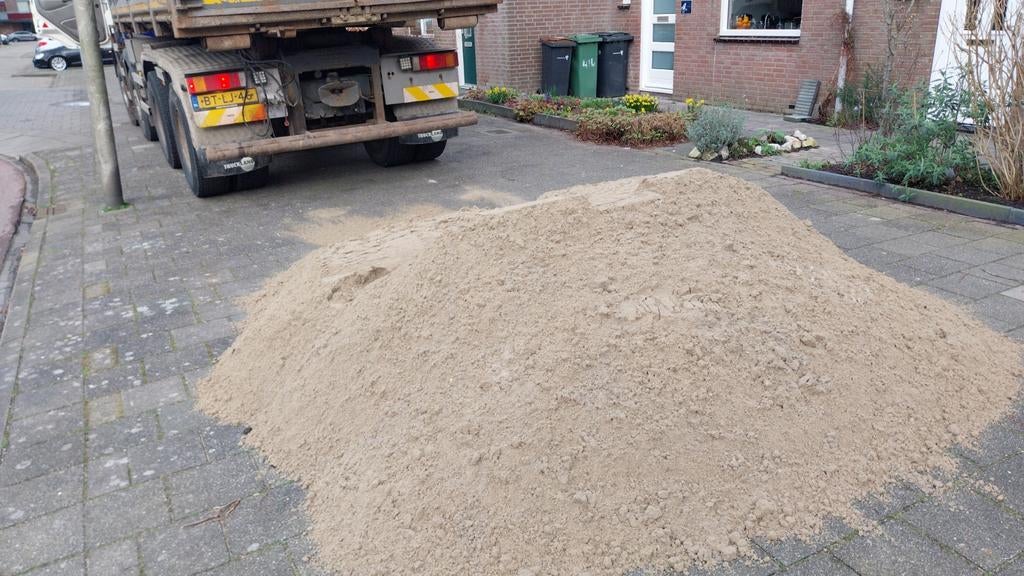Graafwerk knijperauto afvoer zand grond puin groenafval., Ophalen of Verzenden