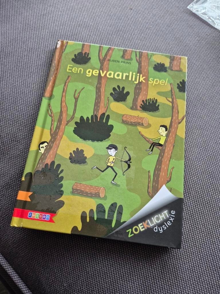 Een Gevaarlijk Spel - Zoeklicht Dyslexie, Ophalen of Verzenden, Zo goed als nieuw, Ruben Prins, Fictie algemeen