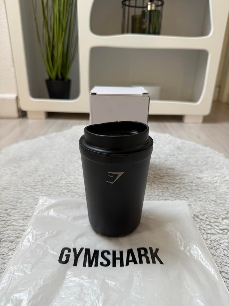 Nieuwe Gymshark Koffiebeker - Apres-Lift Club Editie, Sport en Fitness, Ophalen of Verzenden, Nieuw