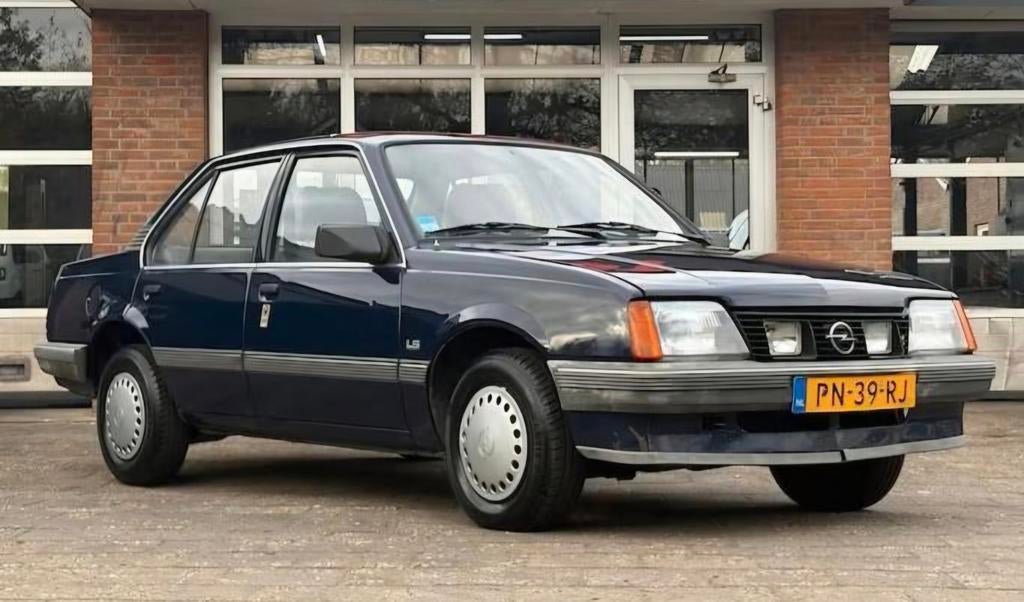 Opel Ascona 1.6 S oldtimer belastingvrij, Blauw, 975 kg, Particulier, 1483 kg