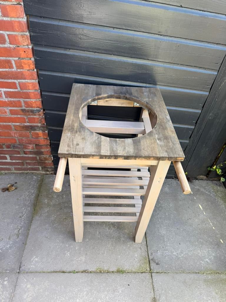 Bekvam roltafel voor kamado barbeque, Huis en Inrichting, Tafels | Sidetables, Ophalen, Gebruikt