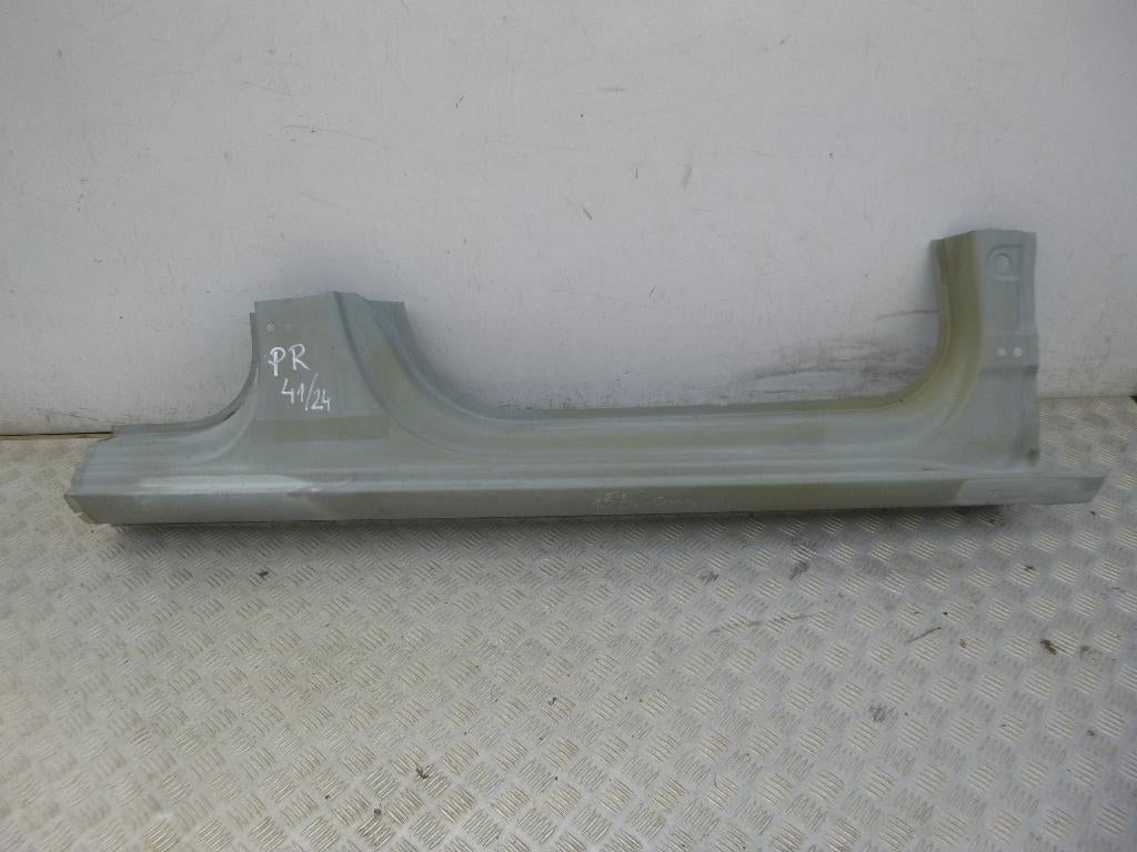 SKODA SUPERB (2015-2023) DORPEL STIJL LINKS RECHTS, Nieuw, Ophalen of Verzenden, Skoda, Bumper