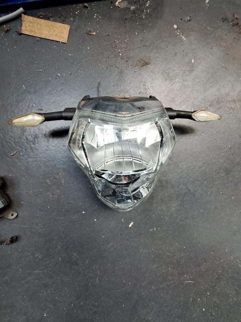 Aprilia shiver 750  koplamp en achterlicht compleet, Motoren, Onderdelen | Overige, Ophalen, Gebruikt