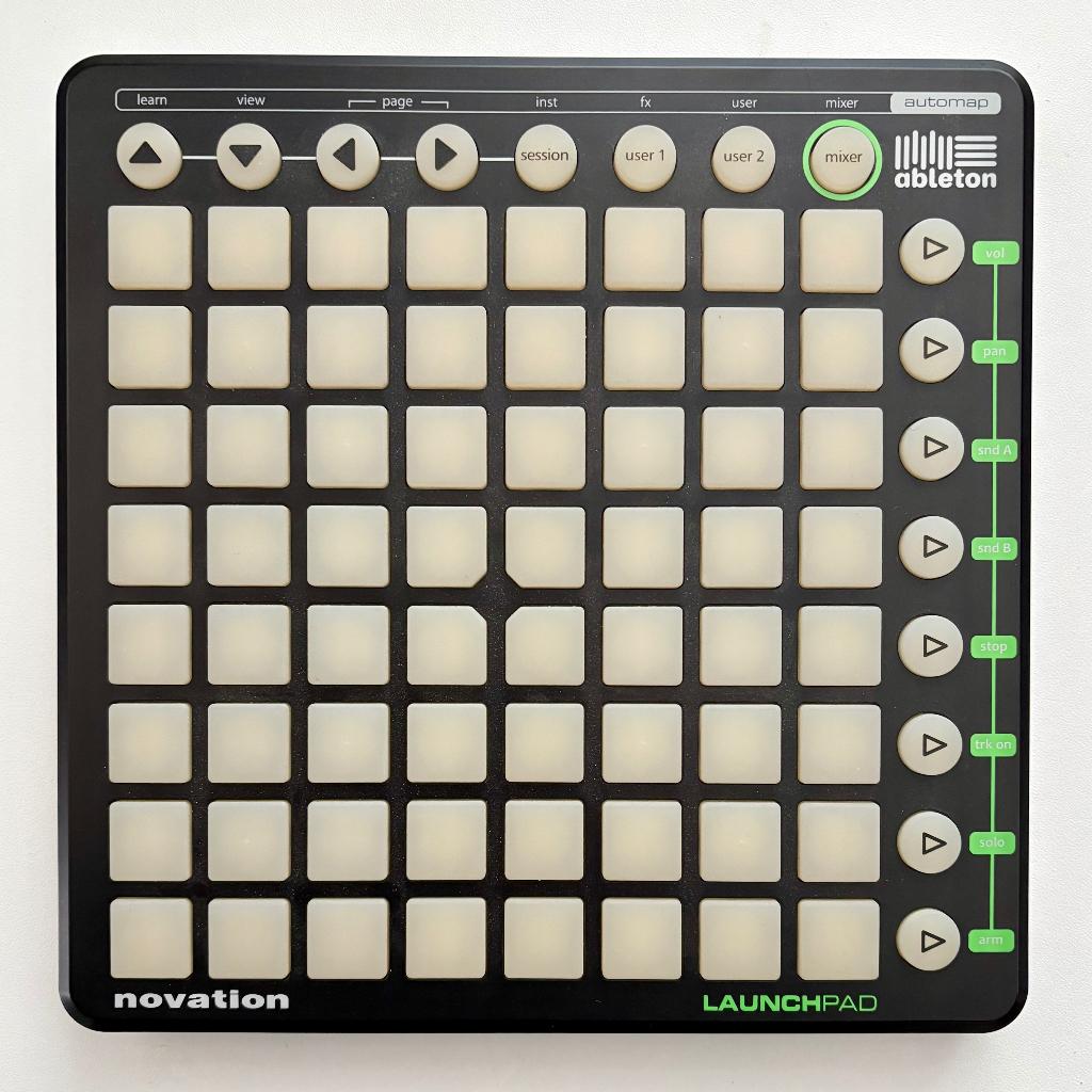 Novation Launchpad MkI, Muziek en Instrumenten, Midi-apparatuur, Ophalen of Verzenden, Zo goed als nieuw