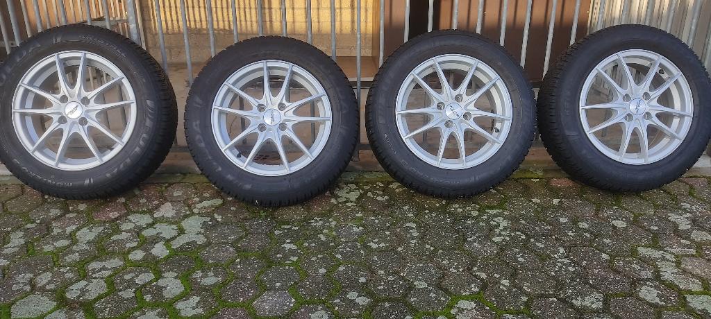 Kia Rio,Stonic. Hyundai I20.Mazda 2. winterbanden 185-65-15, Ophalen, Gebruikt, Hyundai